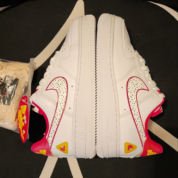 Nike Air Force 1 Low Dragon Fruit Size 6 New - Picture 6 of 16